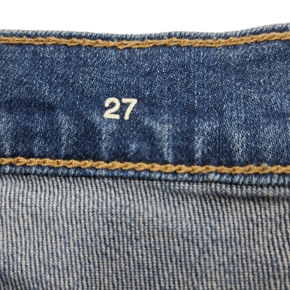 Gap 1969 Women's Denim Distressed Blue Shorts Size 27 - Picture 4 of 13